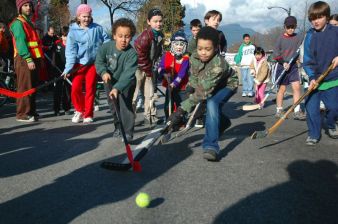 Playing road hockey in Vancouver. Photo: Pete/Flickr