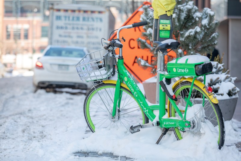 This Lime e-bike on Wazee at 18th St. showed up in Google Maps transit directions this morning. Photo: Andy Bosselman